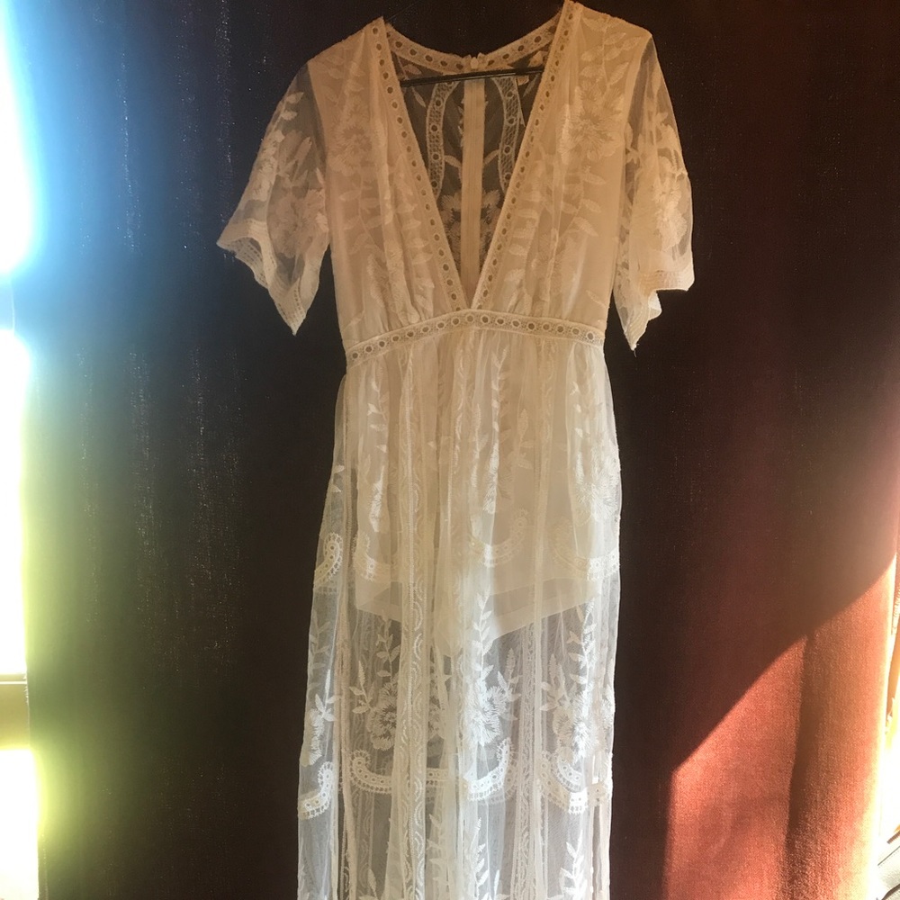 Honey punch/ white lace romper✨